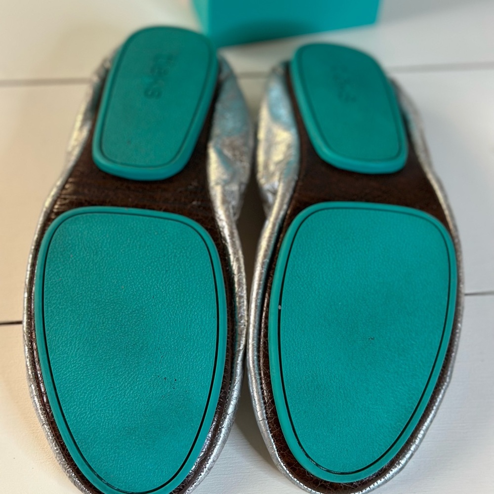 Tieks Size 7 Silver Screen - Picture 8 of 8